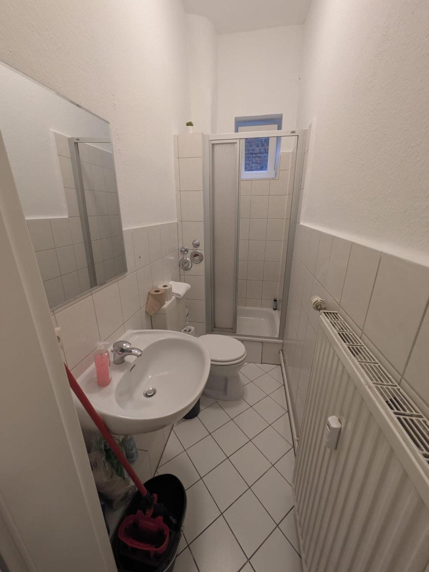 Modernes Apartment Mit 2 Schlafzimmern Und Privatparkplatz Nahe Innenstadt Neumünster Exterior foto