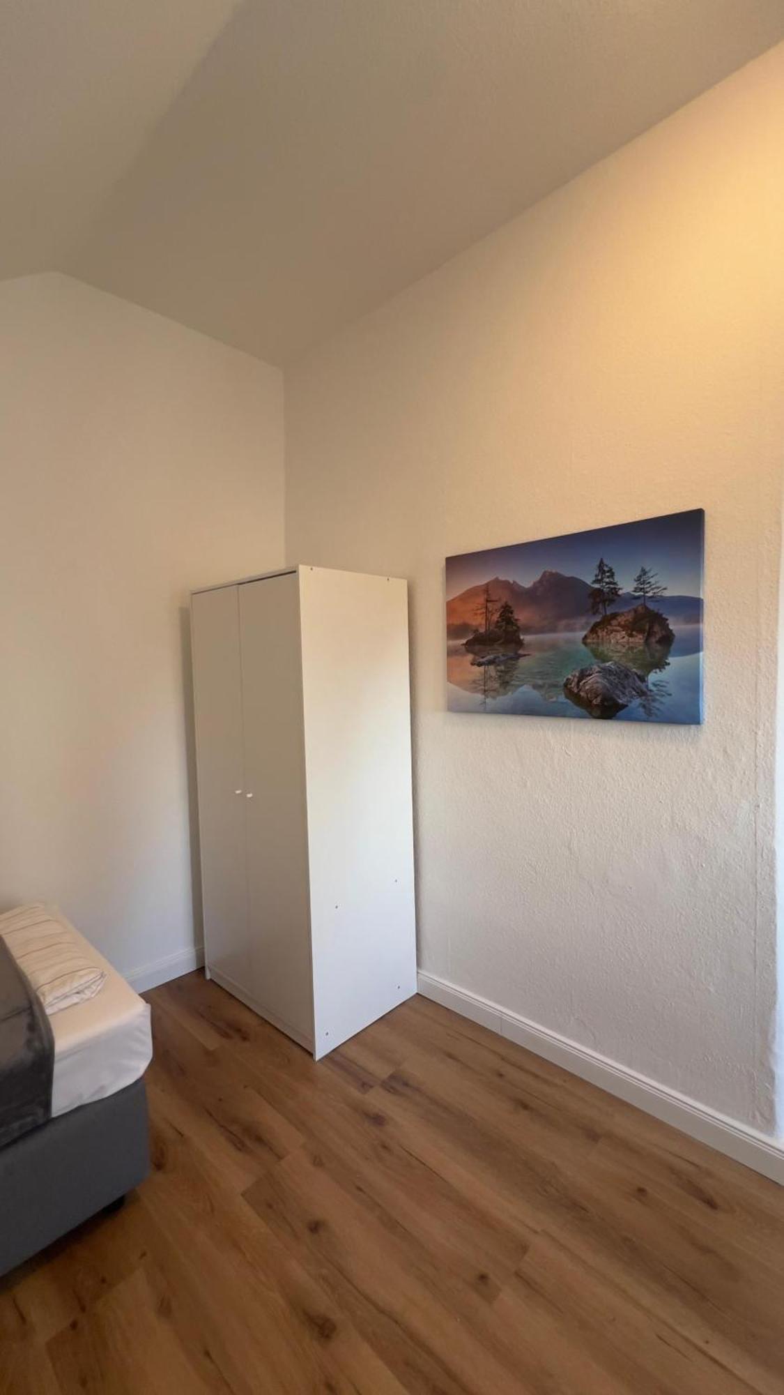 Modernes Apartment Mit 2 Schlafzimmern Und Privatparkplatz Nahe Innenstadt Neumünster Exterior foto